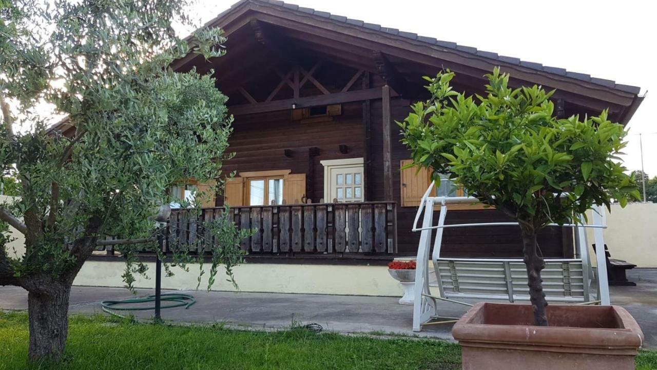 Chalet L Oasi Di Ambra 8 Posti Letto Con Uso Piscina Ardea Bagian luar foto