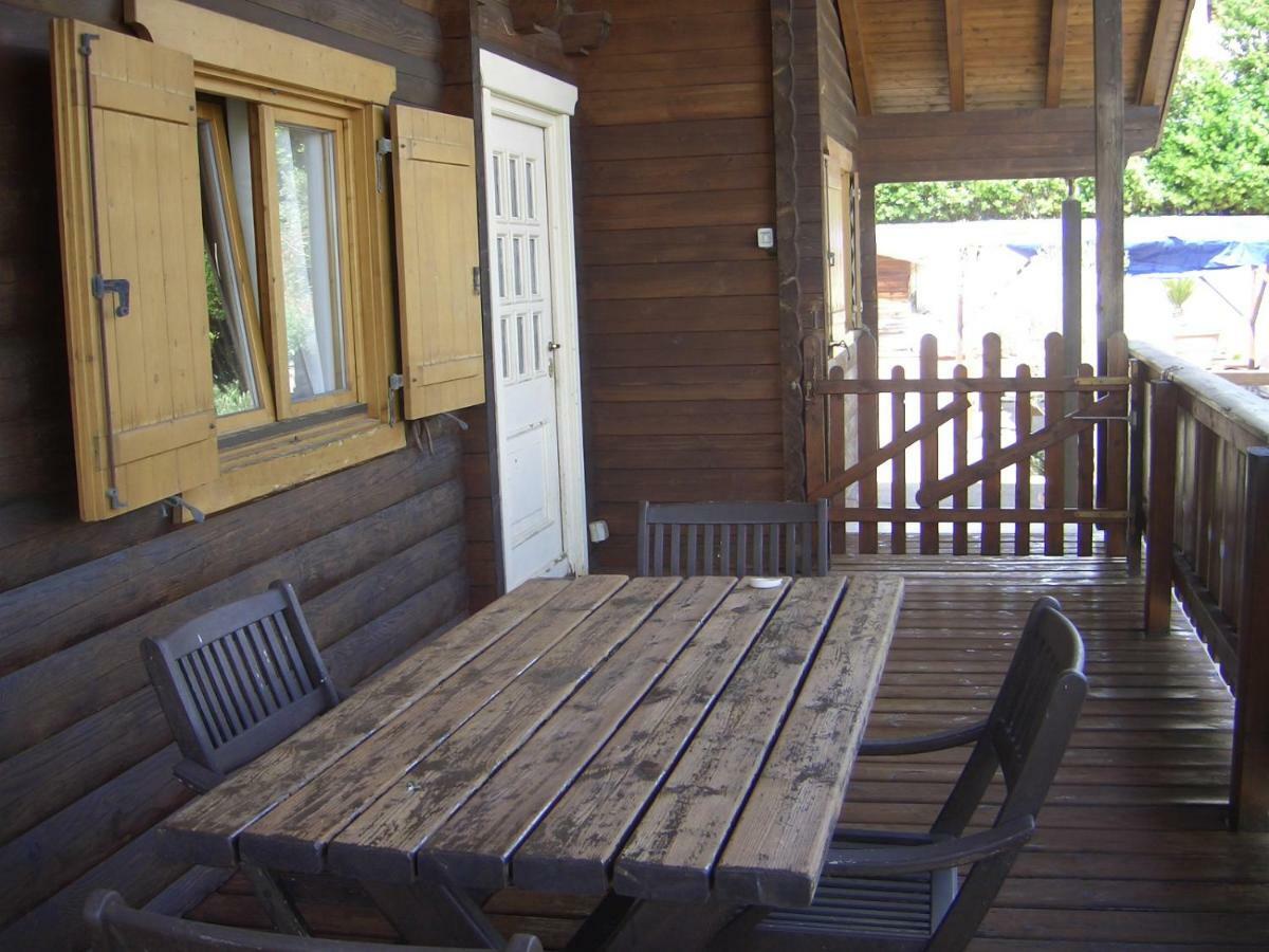 Chalet L Oasi Di Ambra 8 Posti Letto Con Uso Piscina Ardea Bagian luar foto