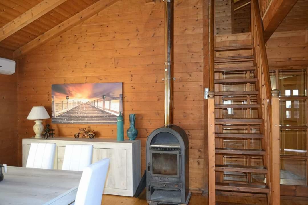 Chalet L Oasi Di Ambra 8 Posti Letto Con Uso Piscina Ardea Bagian luar foto