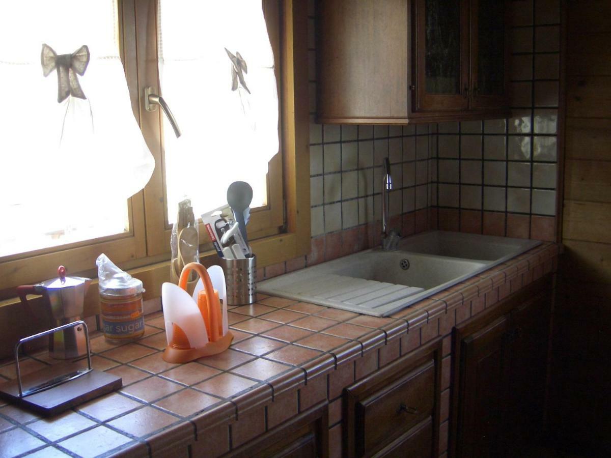 Chalet L Oasi Di Ambra 8 Posti Letto Con Uso Piscina Ardea Bagian luar foto