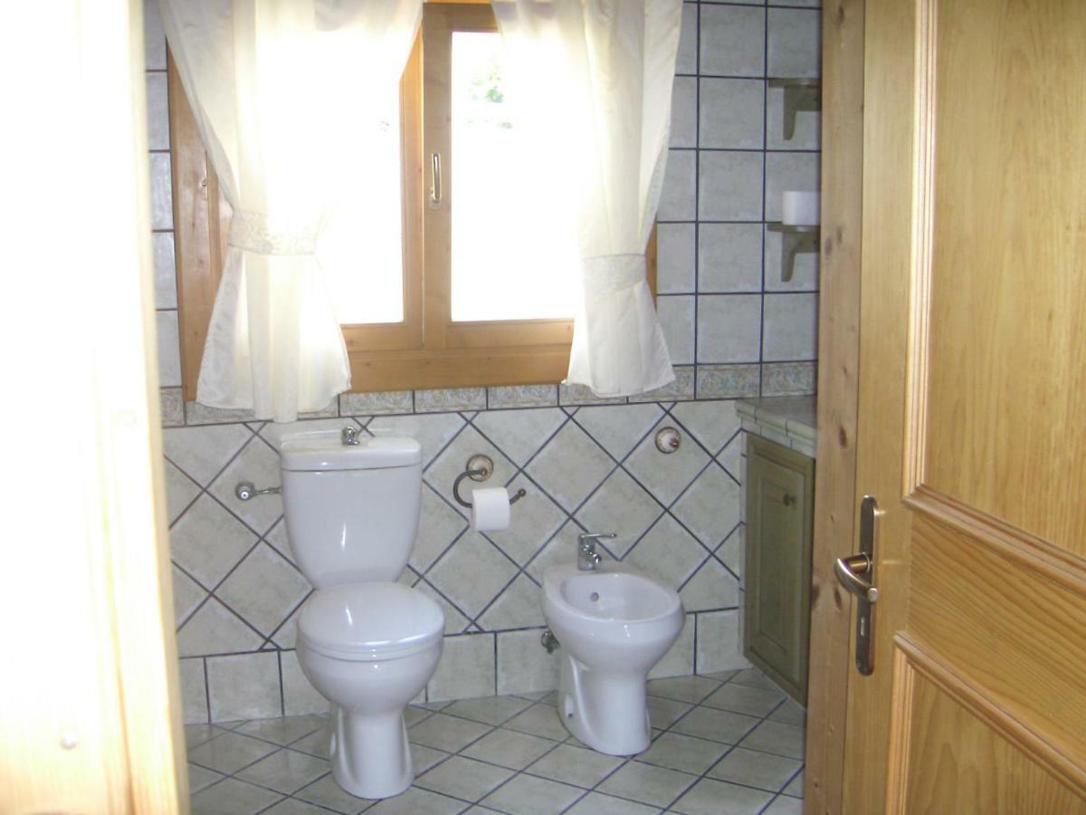 Chalet L Oasi Di Ambra 8 Posti Letto Con Uso Piscina Ardea Bagian luar foto